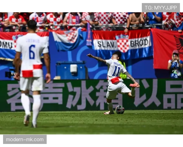 东亚杯精彩回放：经典进球点燃赛场，球员高光时刻闪耀全场