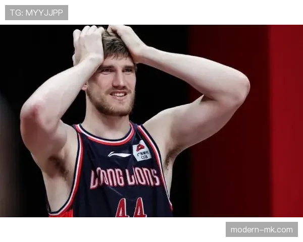 Foden首次入选国家队经历：新星开启国际赛场征程