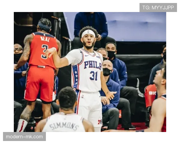 Osimhen 强悍的身体对抗能力 Osimhen 强悍的身体对抗能力